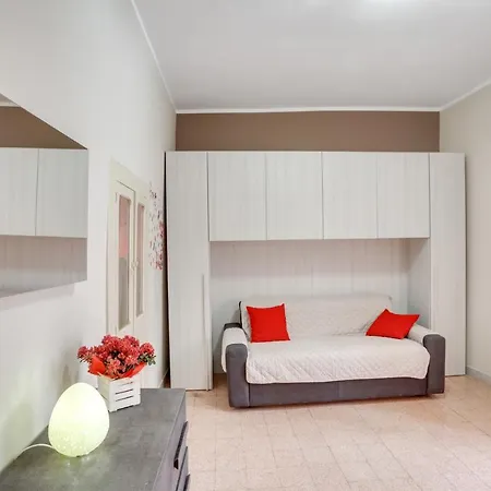 Casa Alessandra Terrace Flat In كونفيرسانو